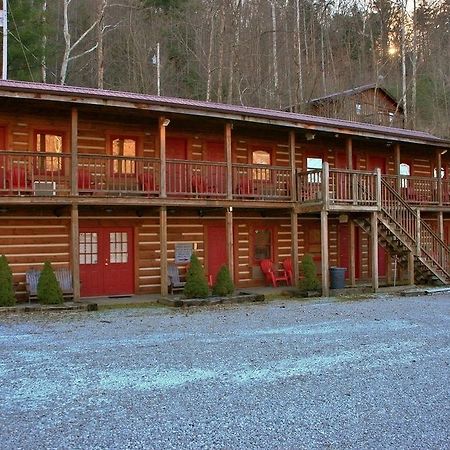 Black Bear Lodge Motel Slade Экстерьер фото