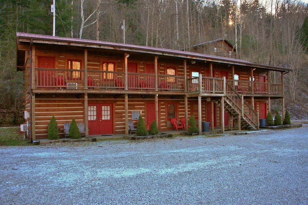 Black Bear Lodge Motel Slade Экстерьер фото