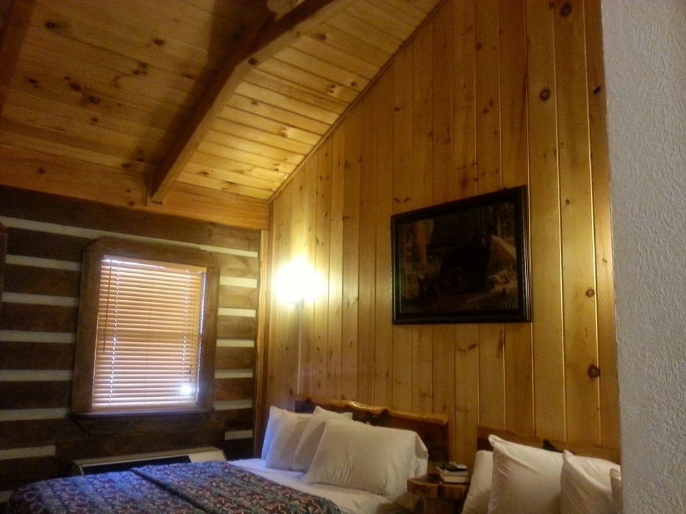 Black Bear Lodge Motel Slade Экстерьер фото