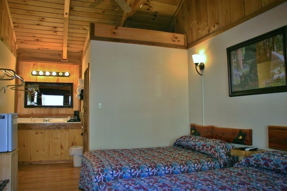 Black Bear Lodge Motel Slade Экстерьер фото